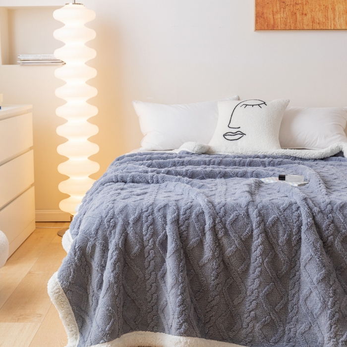 91家纺网 家纺一手货源 找家纺 优雅星家纺 2026直播热款高克重双面绒塔芙绒羊羔绒复合提花毯子毛毯盖毯 高级灰