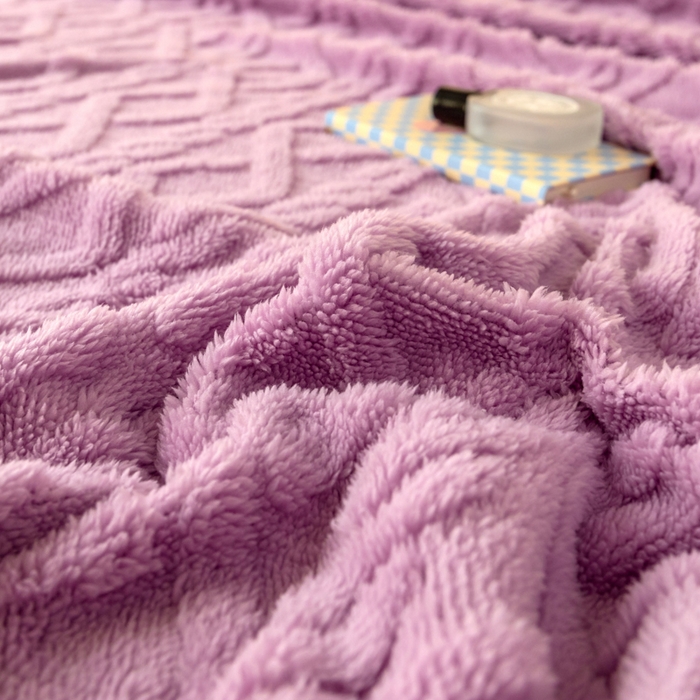 91家纺网 家纺一手货源 找家纺 优雅星家纺 2026直播热款高克重双面绒塔芙绒羊羔绒复合提花毯子毛毯盖毯 优雅紫