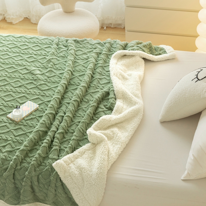 91家纺网 家纺一手货源 找家纺 优雅星家纺 2026直播热款高克重双面绒塔芙绒羊羔绒复合提花毯子毛毯盖毯 橄榄绿