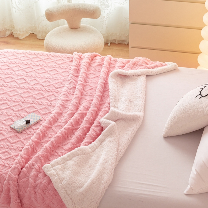 91家纺网 家纺一手货源 找家纺 优雅星家纺 2026直播热款高克重双面绒塔芙绒羊羔绒复合提花毯子毛毯盖毯 藕粉