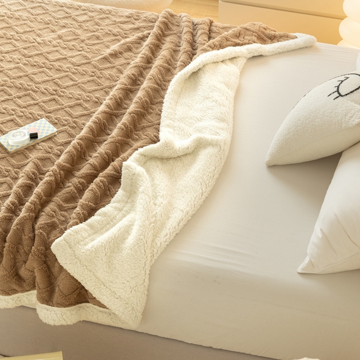 91家纺网 家纺一手货源 找家纺 优雅星家纺 2026直播热款高克重双面绒塔芙绒羊羔绒复合提花毯子毛毯盖毯 咖啡色