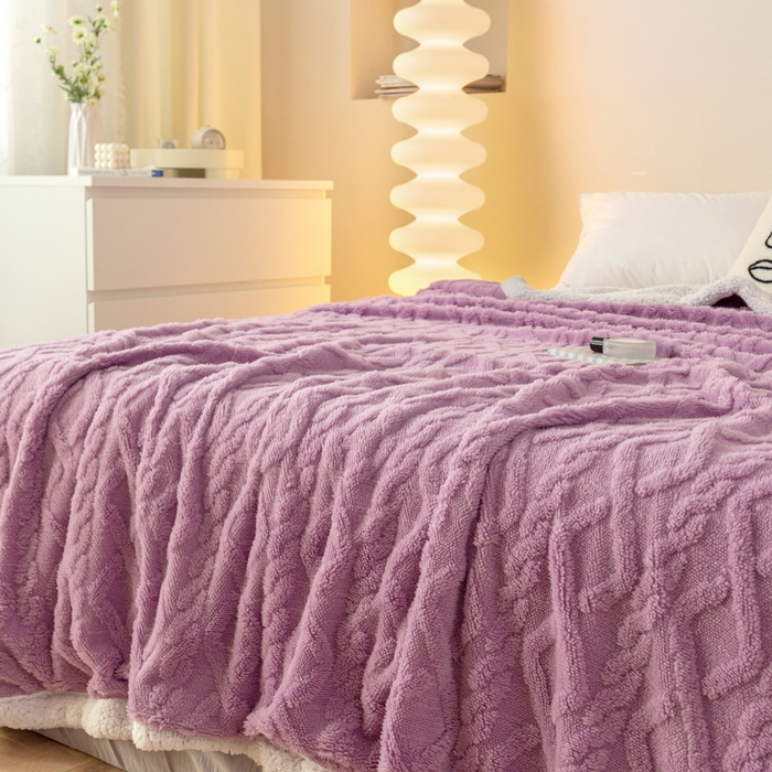 91家纺网 家纺一手货源 找家纺 优雅星家纺 2026直播热款高克重双面绒塔芙绒羊羔绒复合提花毯子毛毯盖毯 优雅紫