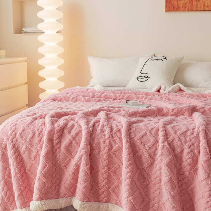 91家纺网 家纺一手货源 找家纺 优雅星家纺 2026直播热款高克重双面绒塔芙绒羊羔绒复合提花毯子毛毯盖毯 藕粉