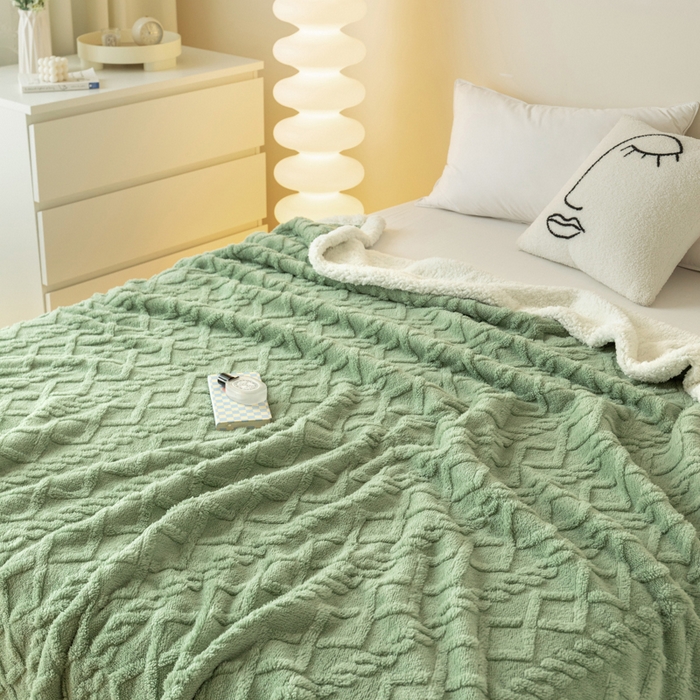 91家纺网 家纺一手货源 找家纺 优雅星家纺 2026直播热款高克重双面绒塔芙绒羊羔绒复合提花毯子毛毯盖毯 橄榄绿