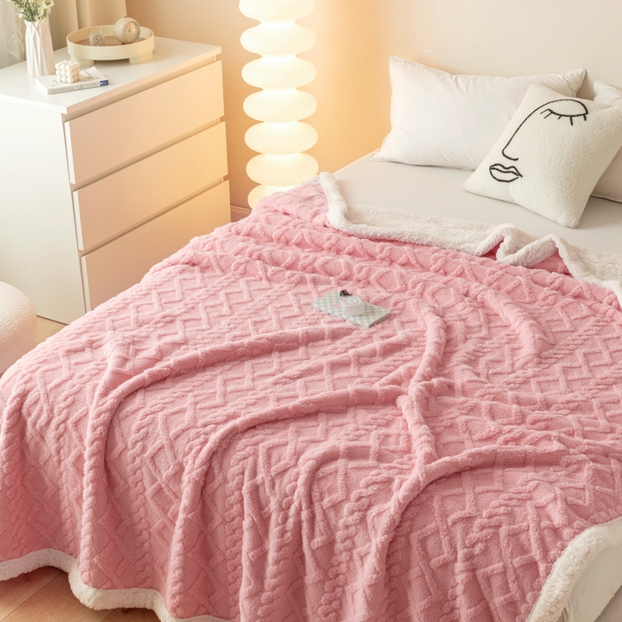 91家纺网 家纺一手货源 找家纺 优雅星家纺 2026直播热款高克重双面绒塔芙绒羊羔绒复合提花毯子毛毯盖毯 藕粉