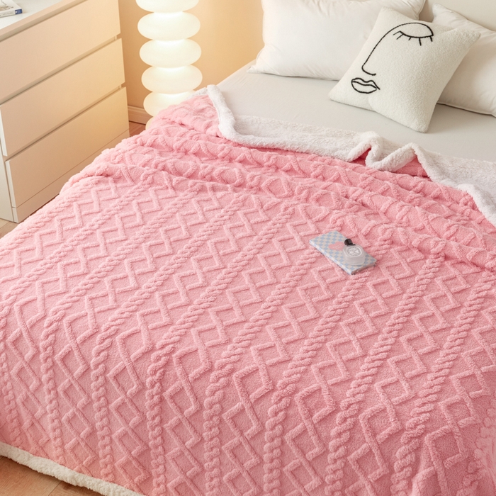 91家纺网 家纺一手货源 找家纺 优雅星家纺 2026直播热款高克重双面绒塔芙绒羊羔绒复合提花毯子毛毯盖毯 藕粉