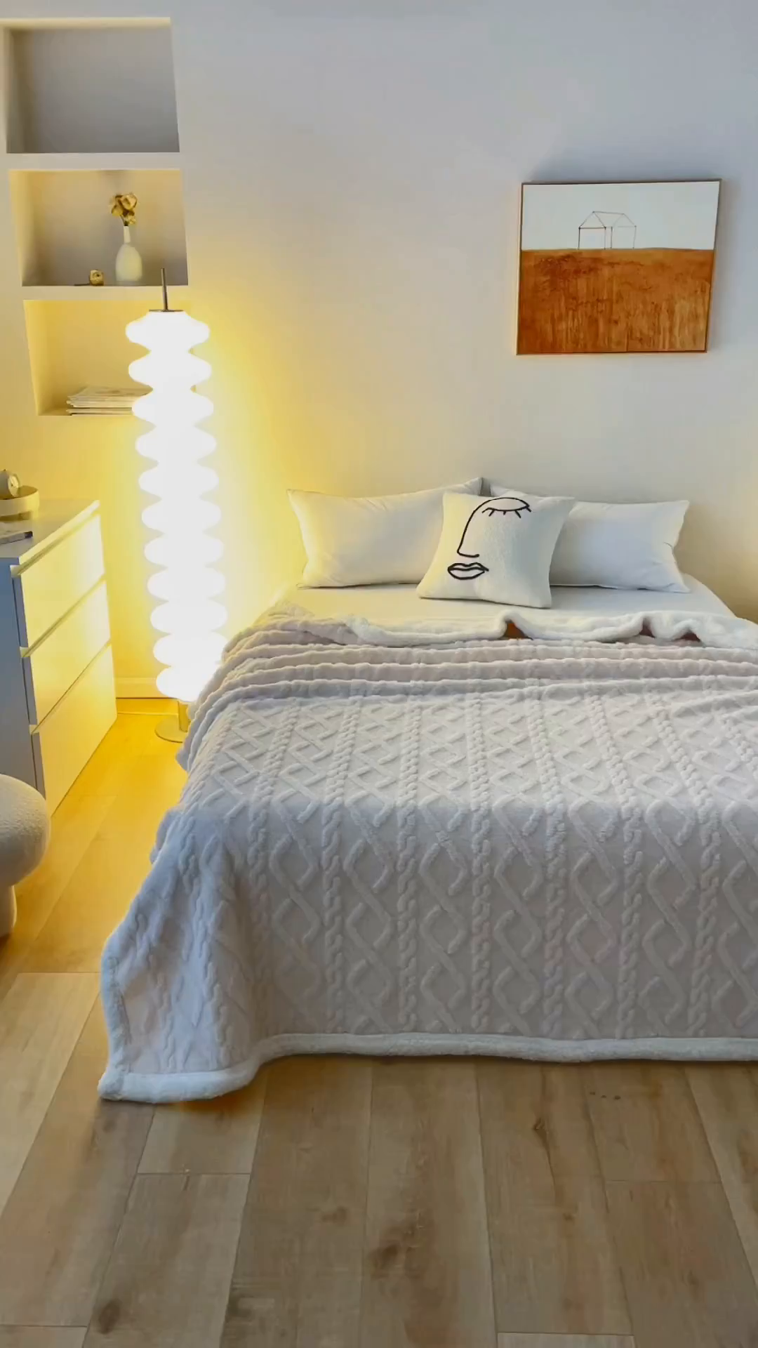 91家纺网 家纺一手货源 找家纺 优雅星家纺 2026直播热款高克重双面绒塔芙绒羊羔绒复合提花毯子毛毯盖毯 米白色