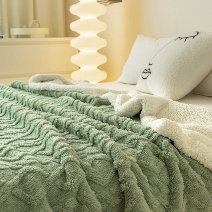 91家纺网 家纺一手货源 找家纺 优雅星家纺 2026直播热款高克重双面绒塔芙绒羊羔绒复合提花毯子毛毯盖毯 橄榄绿