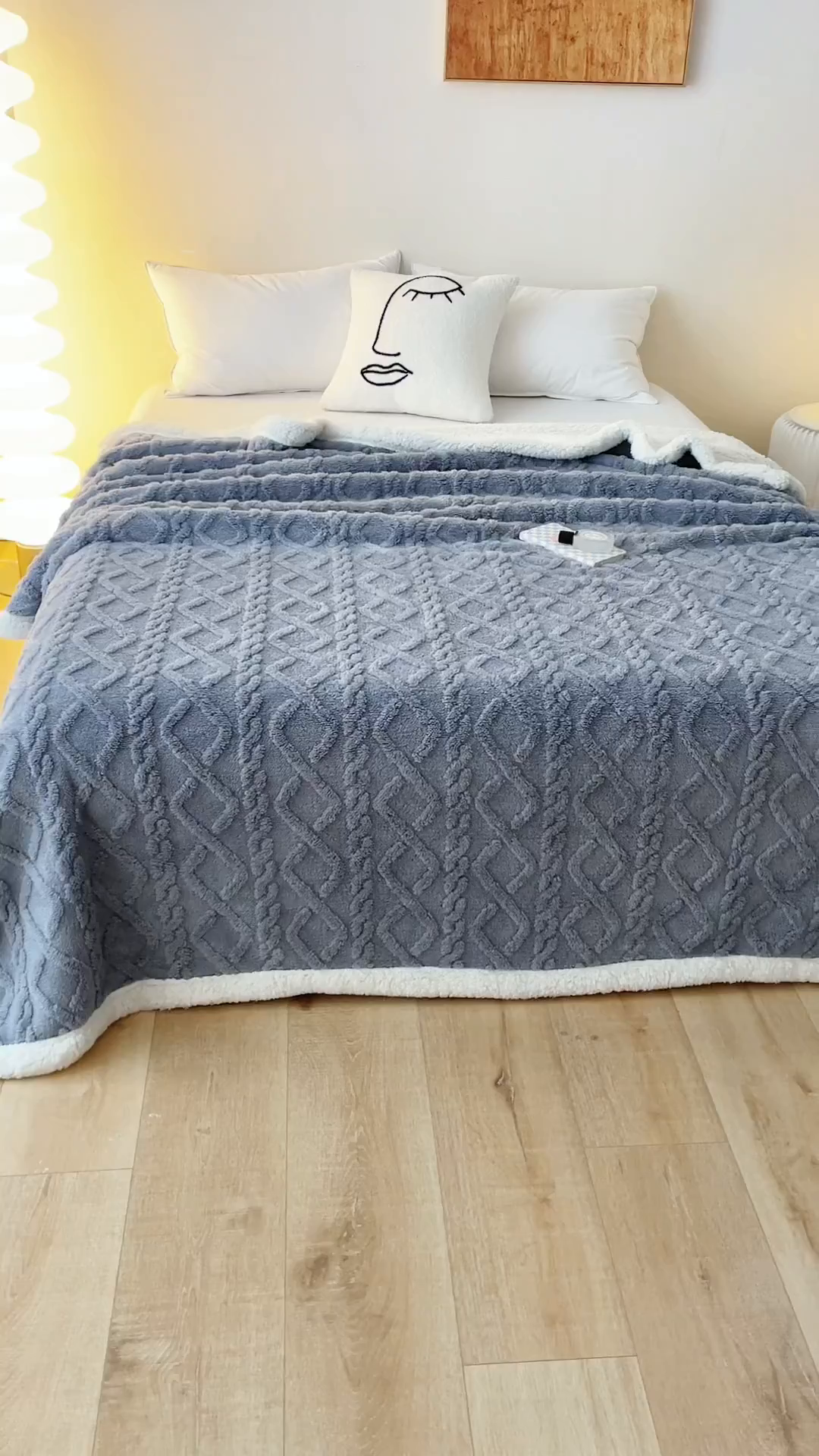 91家纺网 家纺一手货源 找家纺 优雅星家纺 2026直播热款高克重双面绒塔芙绒羊羔绒复合提花毯子毛毯盖毯 高级灰