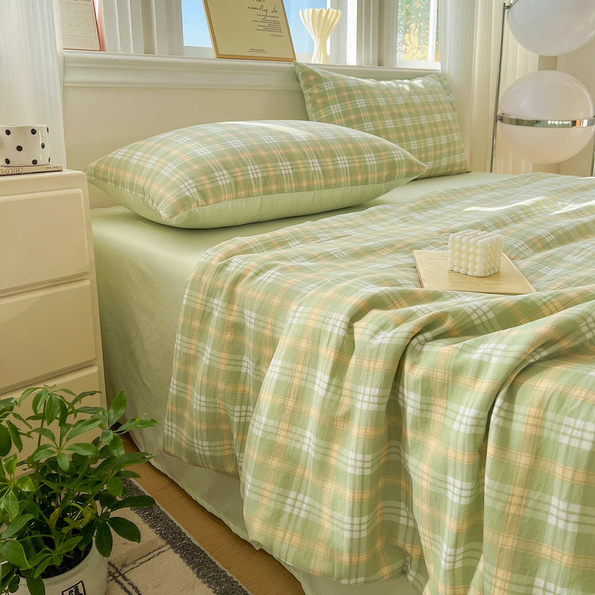 91家纺网 家纺一手货源 找家纺 纽缦家纺 2026新款水洗棉简约格子风夏被 朱颜-绿