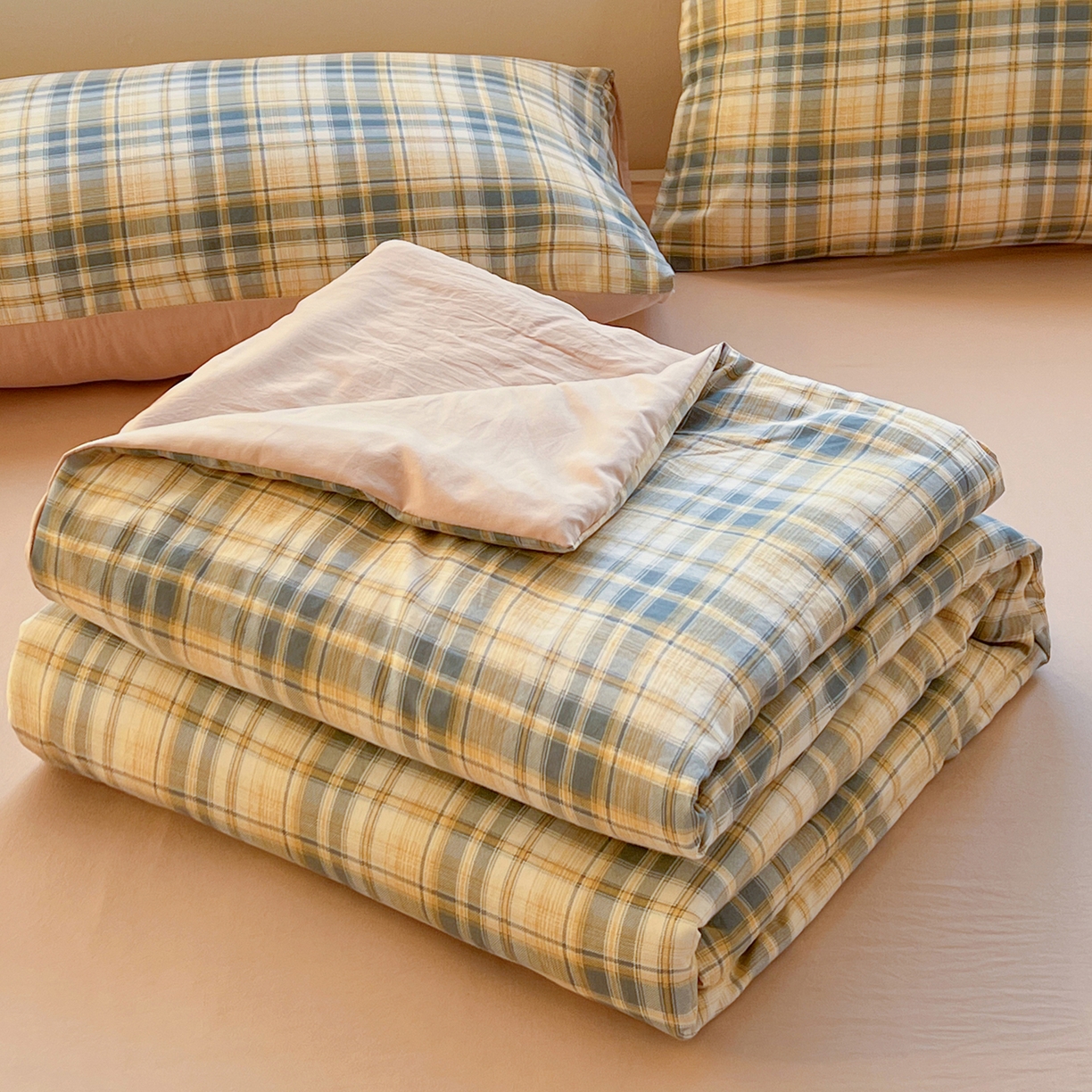 91家纺网 家纺一手货源 找家纺 纽缦家纺 2026新款水洗棉简约格子风夏被 临风