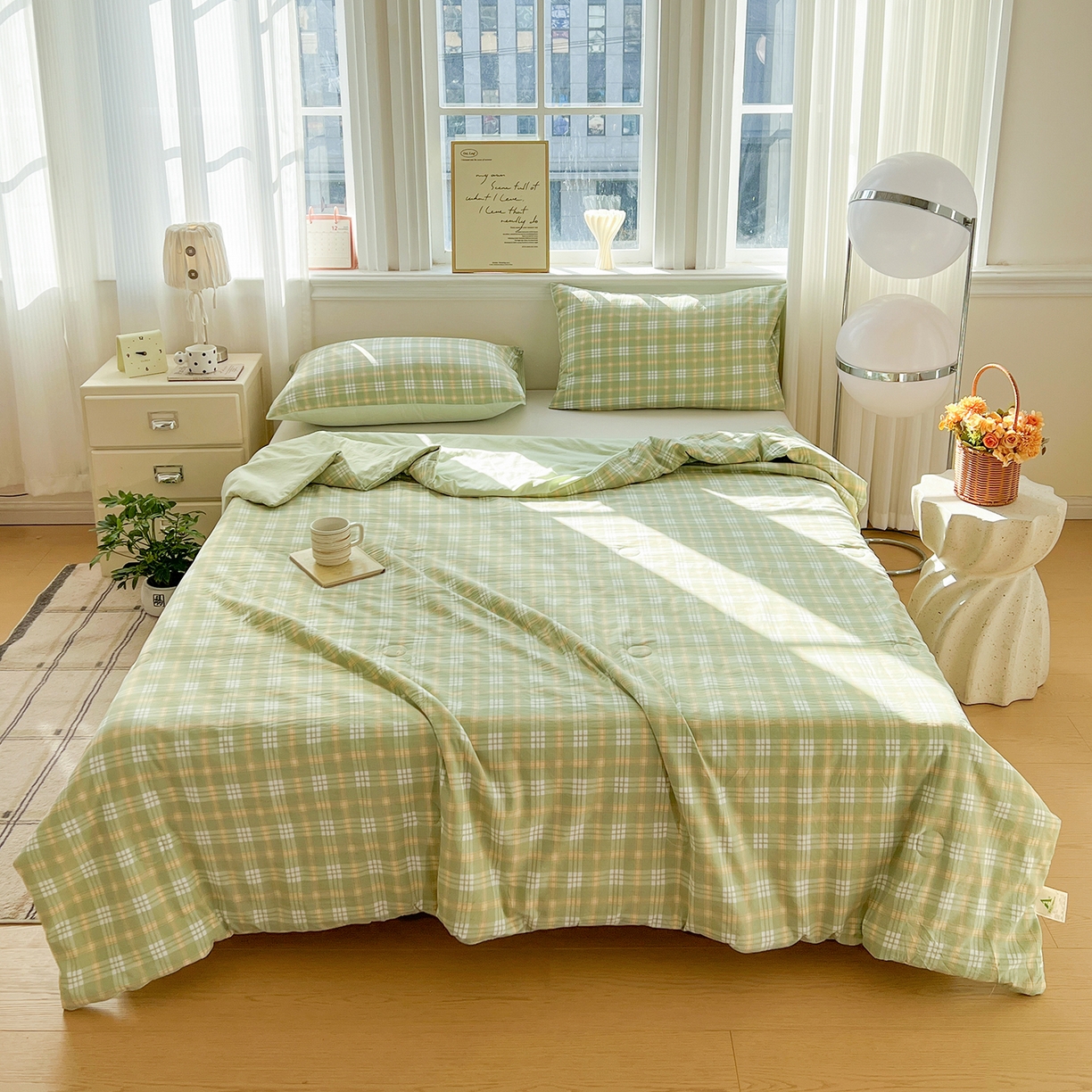 91家纺网 家纺一手货源 找家纺 纽缦家纺 2026新款水洗棉简约格子风夏被 朱颜-绿