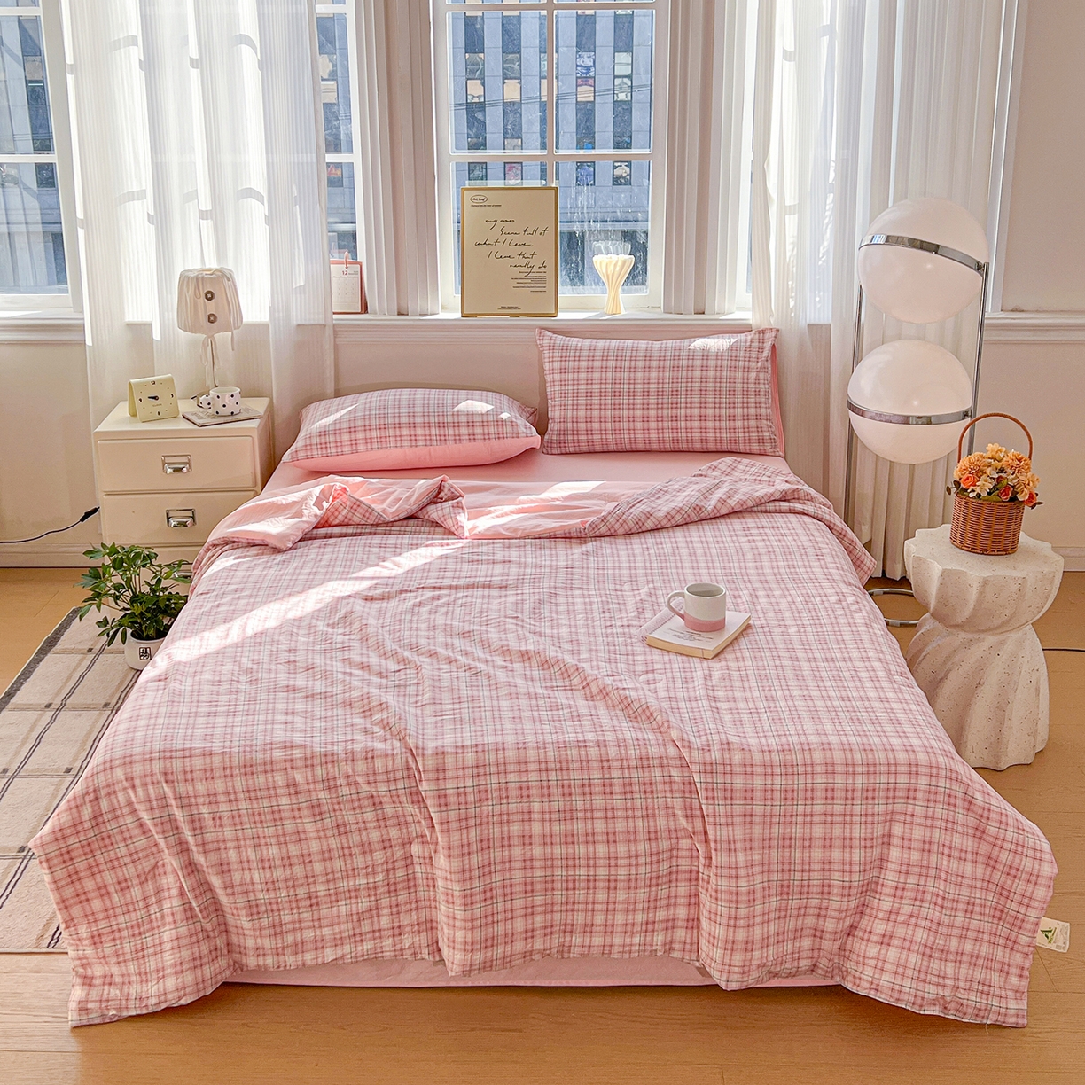 91家纺网 家纺一手货源 找家纺 纽缦家纺 2026新款水洗棉简约格子风夏被 半夏-粉