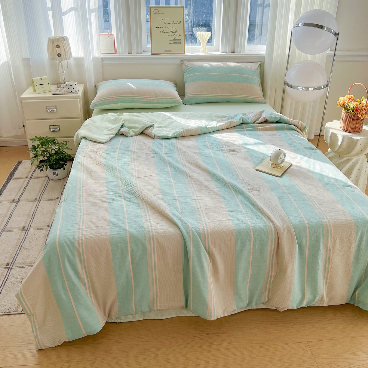 91家纺网 家纺一手货源 找家纺 纽缦家纺 2026新款水洗棉简约格子风夏被 淡香-绿