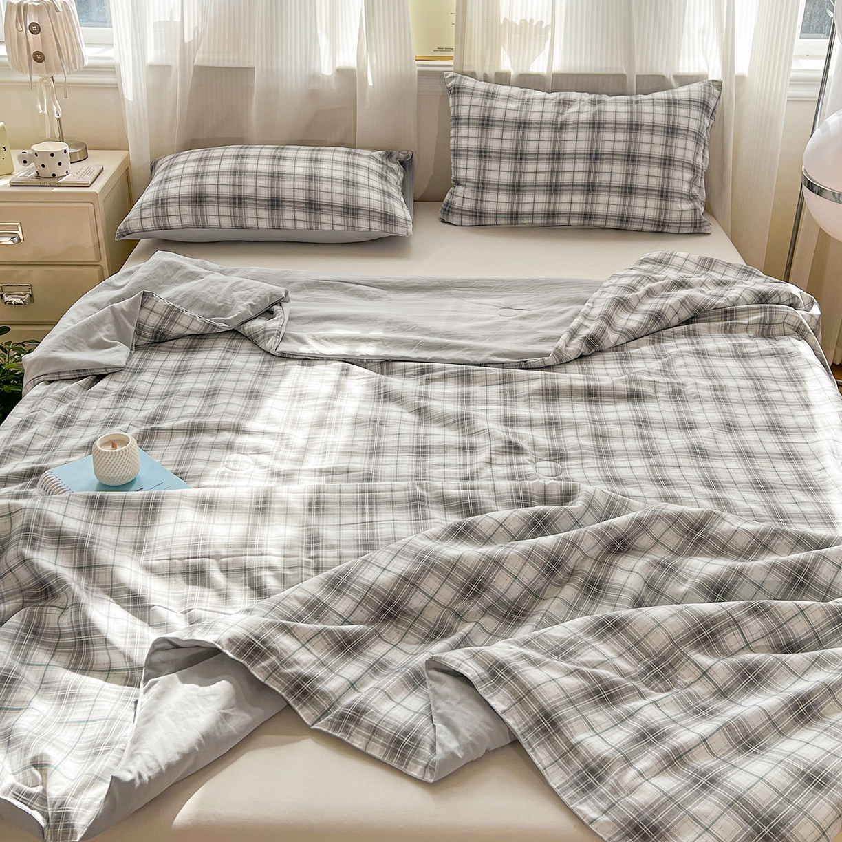 91家纺网 家纺一手货源 找家纺 纽缦家纺 2026新款水洗棉简约格子风夏被 暮春