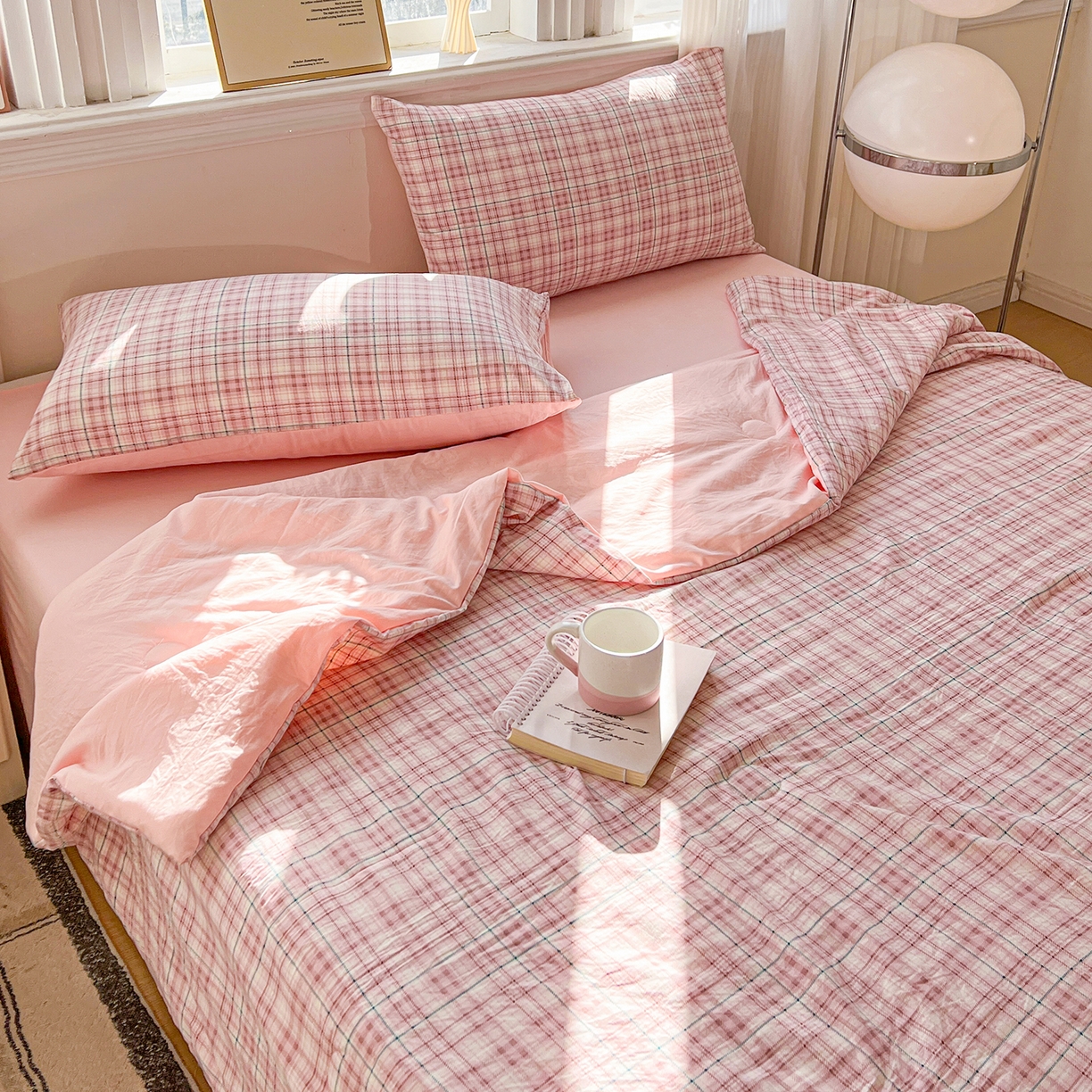 91家纺网 家纺一手货源 找家纺 纽缦家纺 2026新款水洗棉简约格子风夏被 半夏-粉