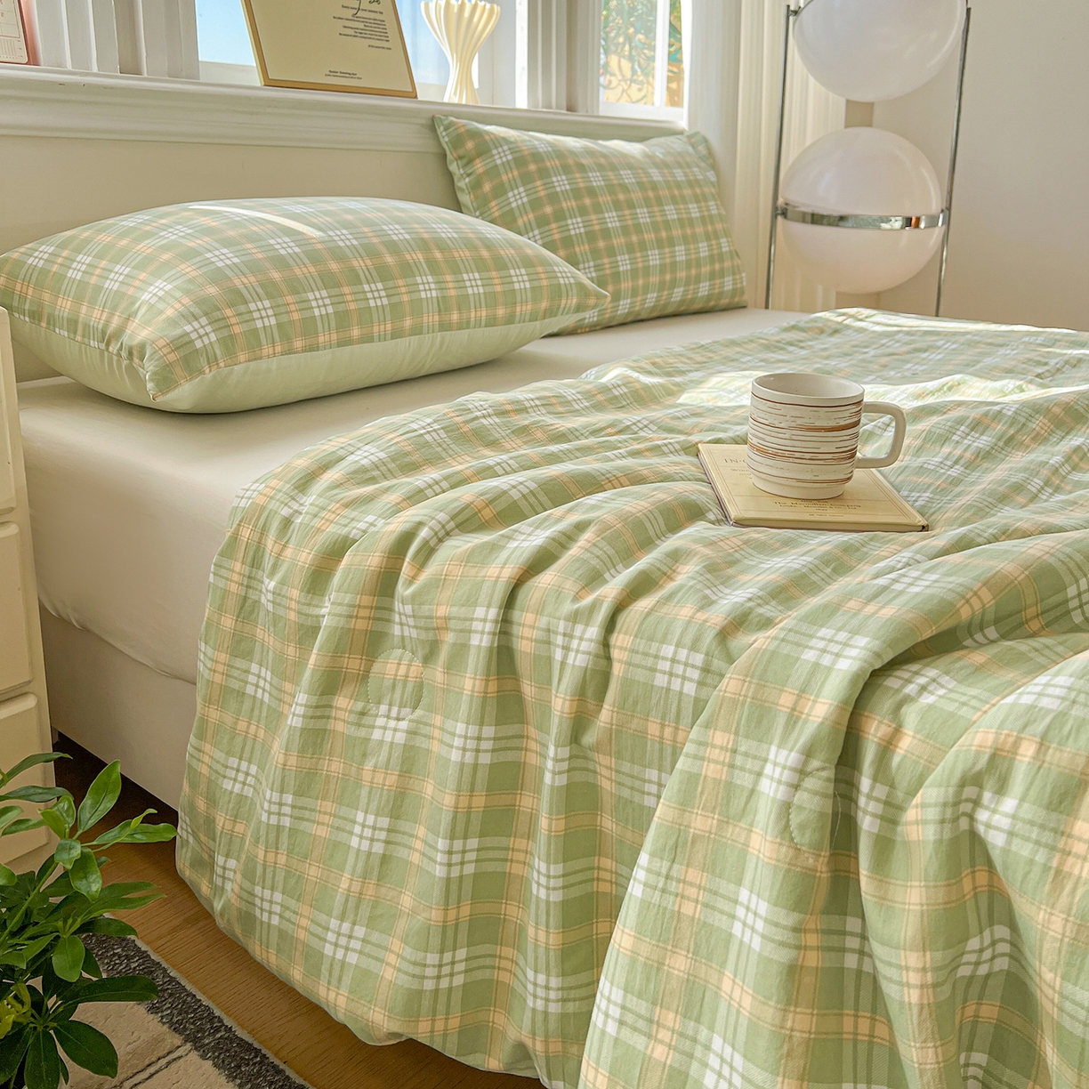 91家纺网 家纺一手货源 找家纺 纽缦家纺 2026新款水洗棉简约格子风夏被 朱颜-绿