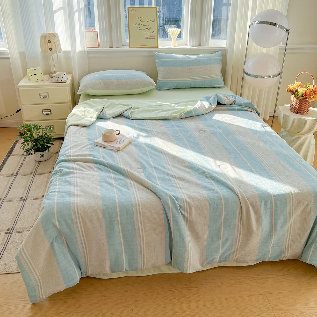 91家纺网 家纺一手货源 找家纺 纽缦家纺 2026新款水洗棉简约格子风夏被 淡香-兰