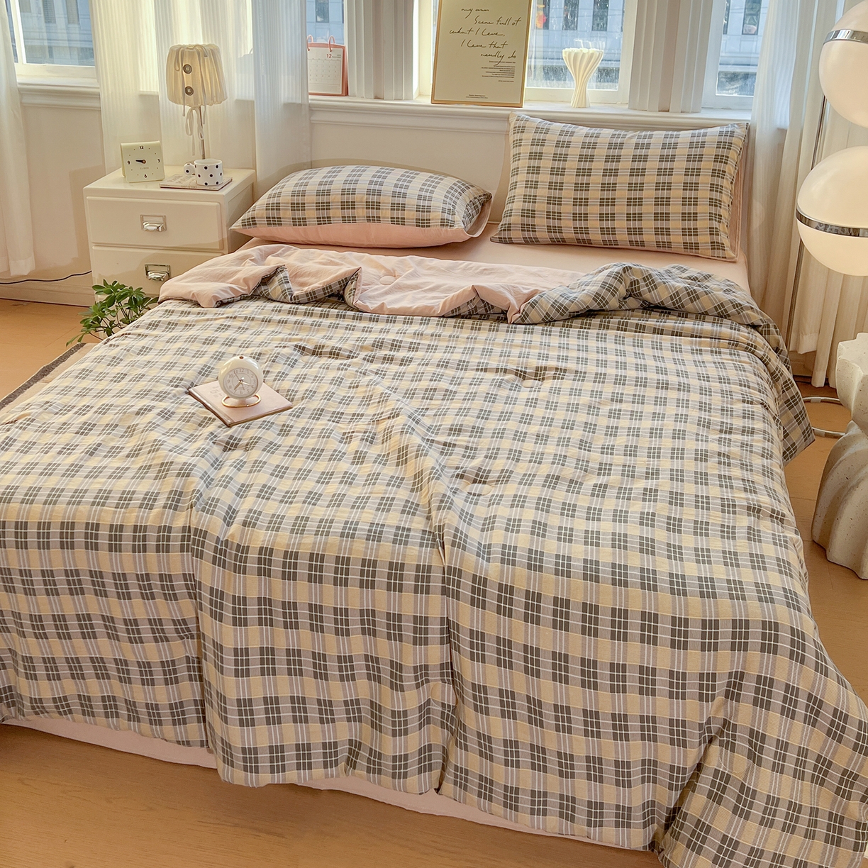 91家纺网 家纺一手货源 找家纺 纽缦家纺 2026新款水洗棉简约格子风夏被 云初