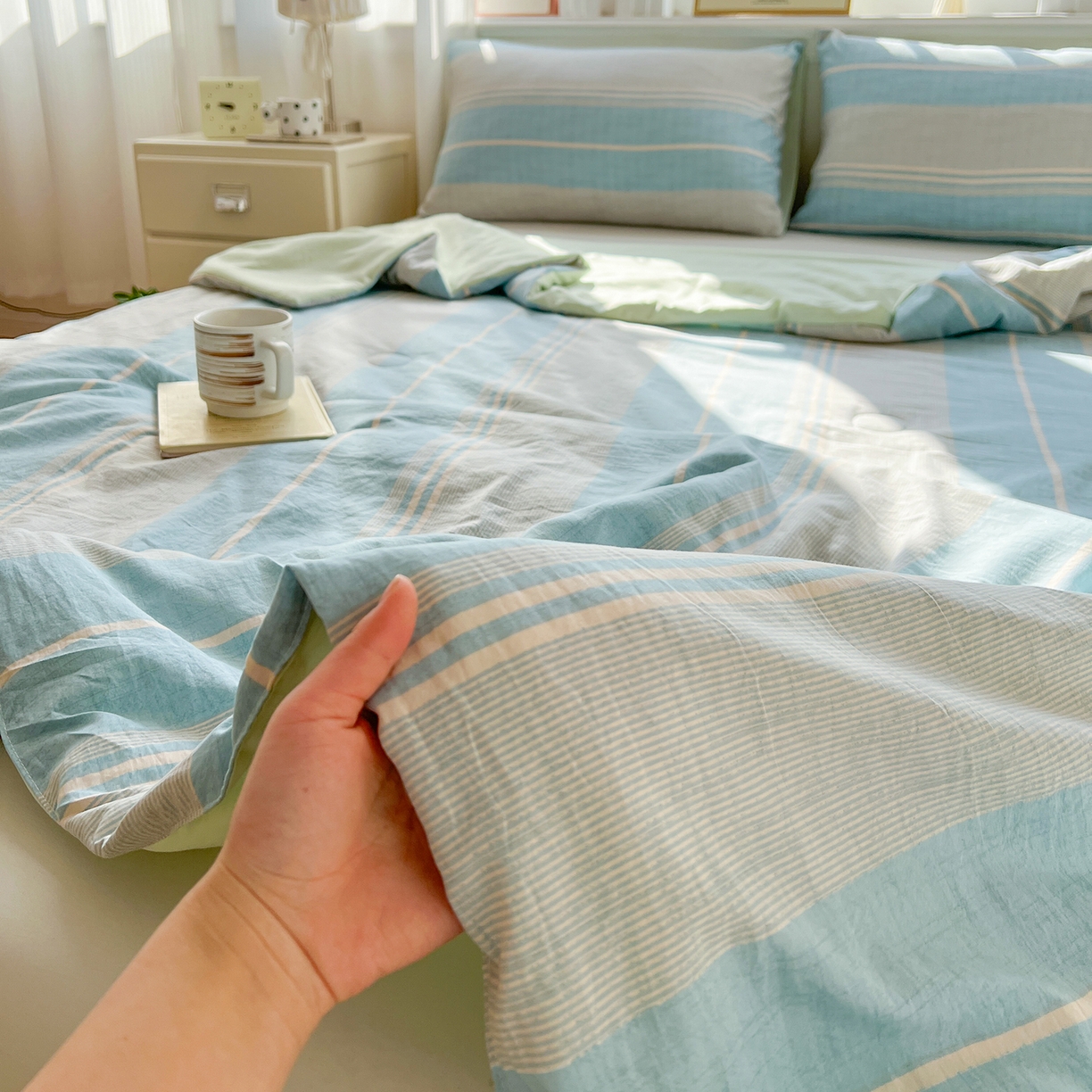 91家纺网 家纺一手货源 找家纺 纽缦家纺 2026新款水洗棉简约格子风夏被 淡香-兰