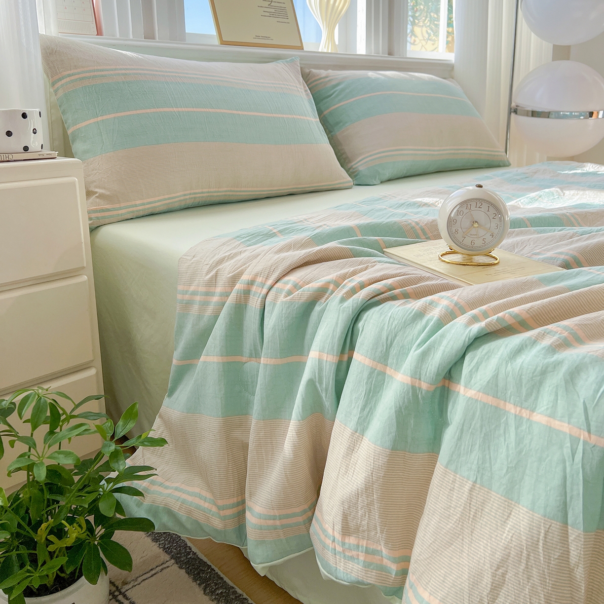 91家纺网 家纺一手货源 找家纺 纽缦家纺 2026新款水洗棉简约格子风夏被 淡香-绿