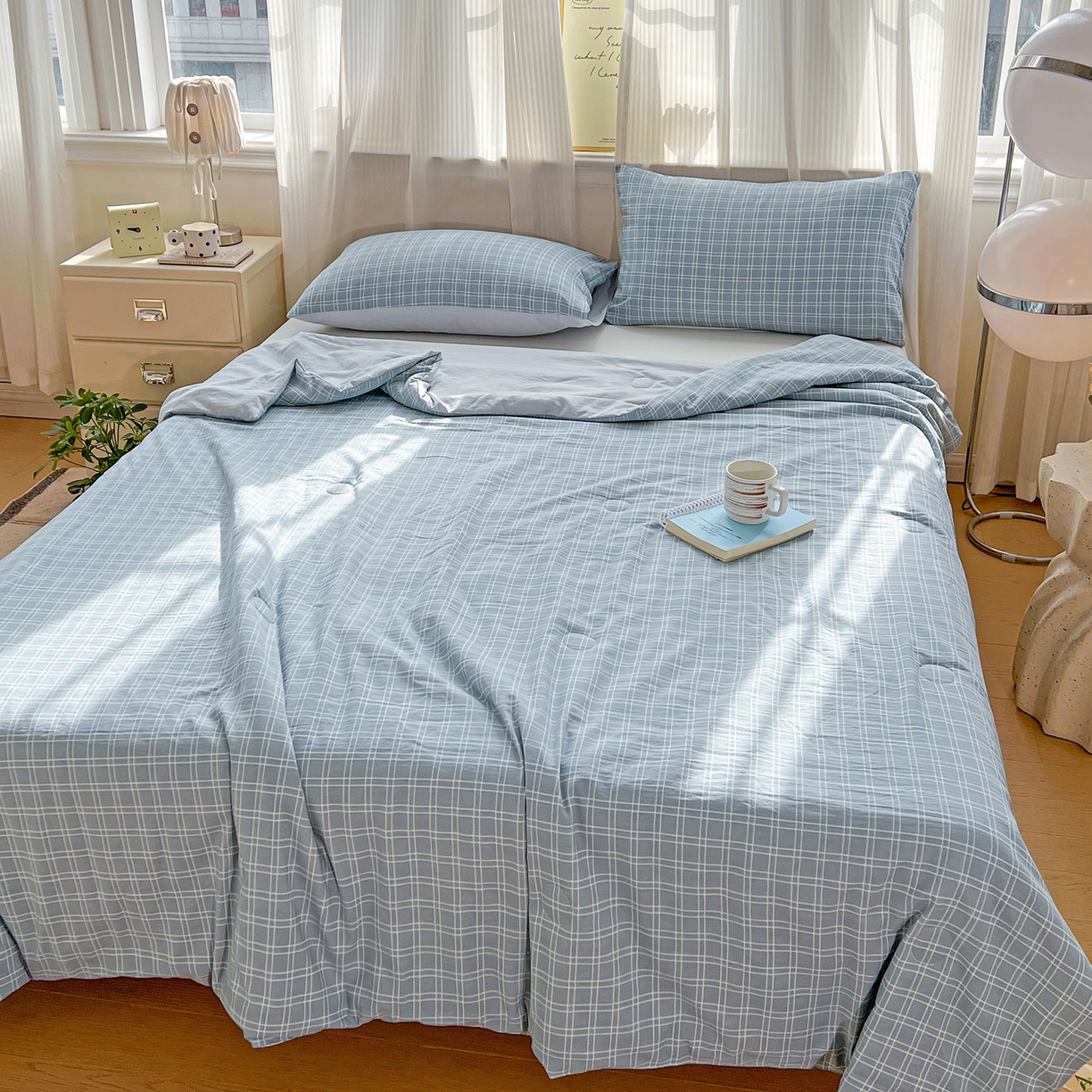 91家纺网 家纺一手货源 找家纺 纽缦家纺 2026新款水洗棉简约格子风夏被 海之声-灰