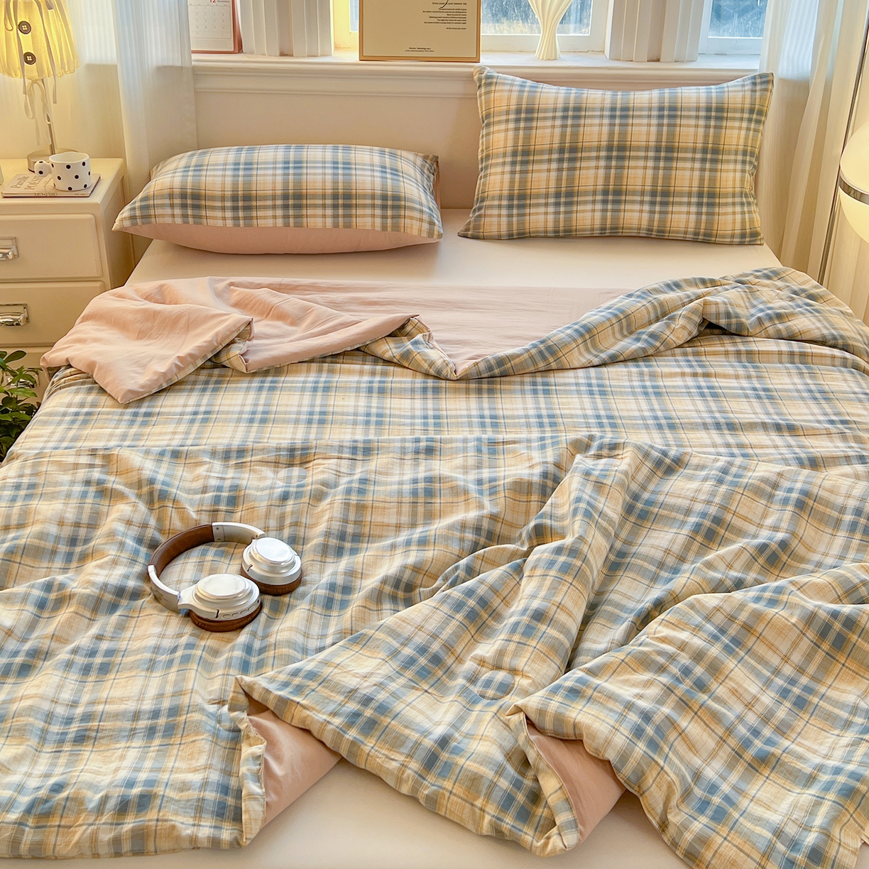 91家纺网 家纺一手货源 找家纺 纽缦家纺 2026新款水洗棉简约格子风夏被 临风