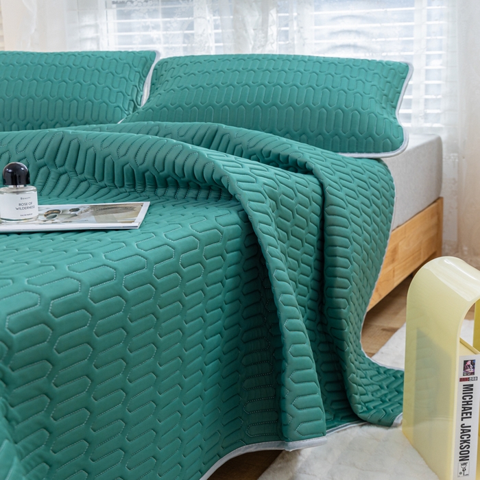 91家纺网 家纺一手货源 找家纺 优雅星家纺 2026新款清新时尚凉感丝0.35乳胶凉席-纯色 墨绿