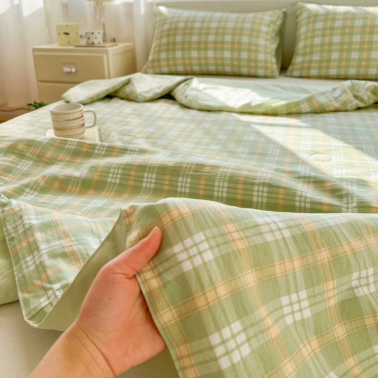 91家纺网 家纺一手货源 找家纺 纽缦家纺 2026新款水洗棉简约格子风夏被 朱颜-绿