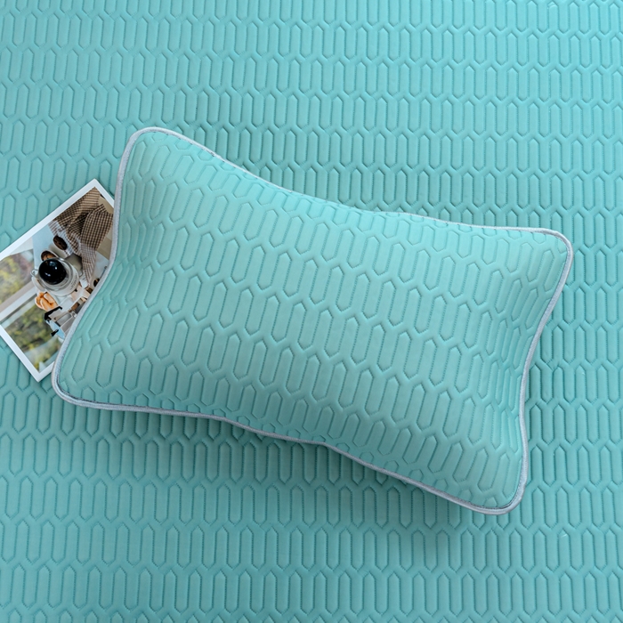 91家纺网 家纺一手货源 找家纺 优雅星家纺 2026新款清新时尚凉感丝0.35乳胶凉席-纯色 橄榄绿