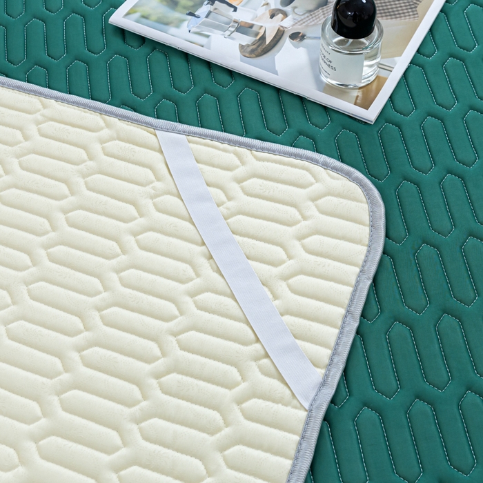 91家纺网 家纺一手货源 找家纺 优雅星家纺 2026新款清新时尚凉感丝0.35乳胶凉席-纯色 墨绿