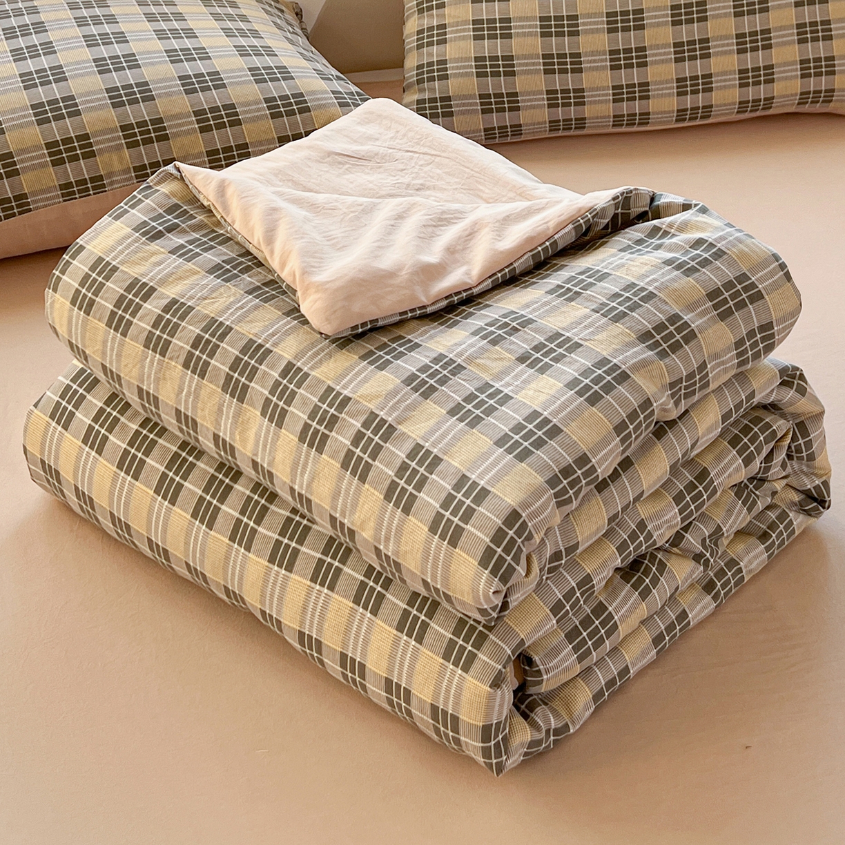 91家纺网 家纺一手货源 找家纺 纽缦家纺 2026新款水洗棉简约格子风夏被 云初