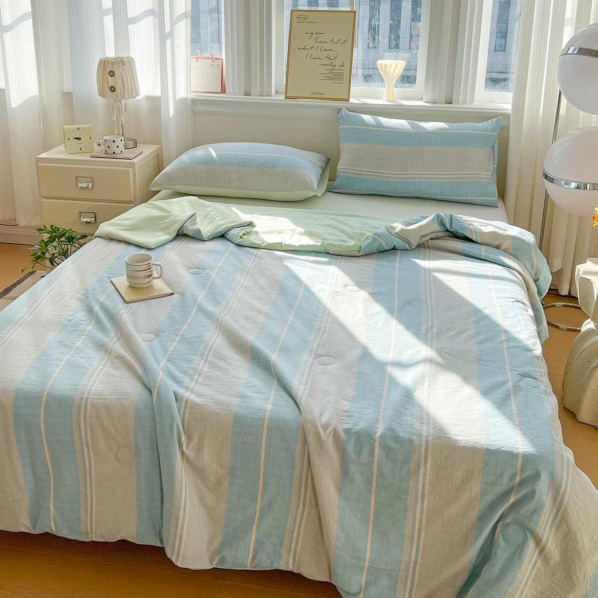 91家纺网 家纺一手货源 找家纺 纽缦家纺 2026新款水洗棉简约格子风夏被 淡香-兰