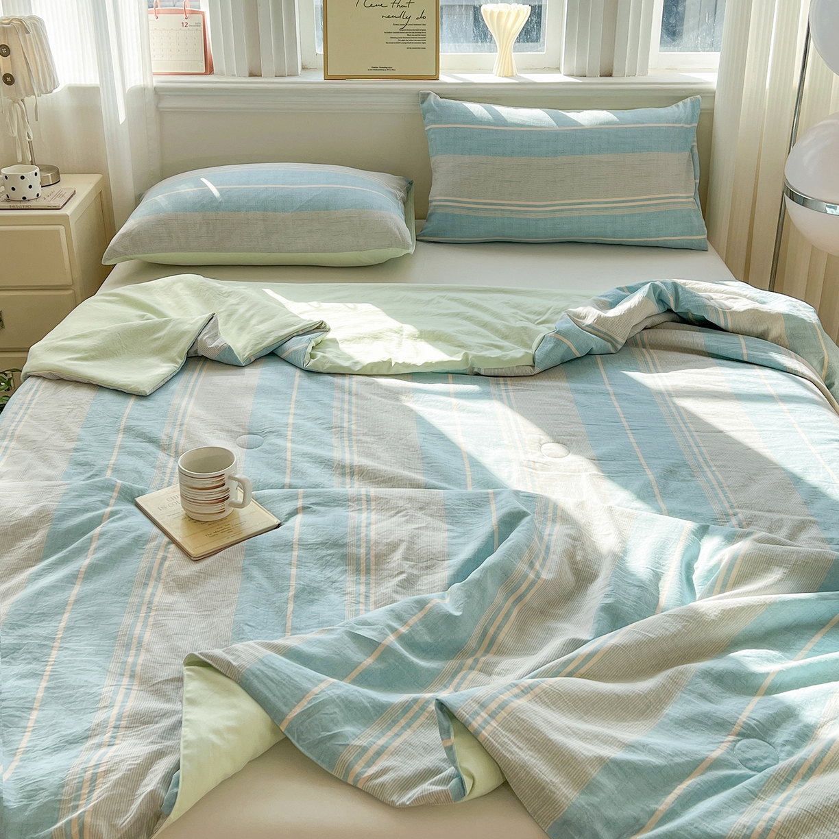 91家纺网 家纺一手货源 找家纺 纽缦家纺 2026新款水洗棉简约格子风夏被 淡香-兰