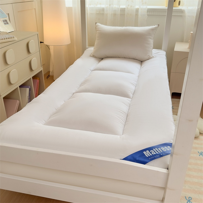 91家纺网 家纺一手货源 找家纺 优雅星家纺 2026新款A类水洗棉抗菌大豆床垫千鸟格系列 白色