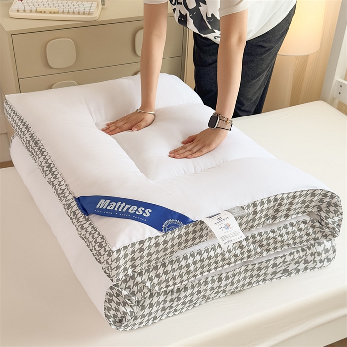 91家纺网 家纺一手货源 找家纺 优雅星家纺 2026新款A类水洗棉抗菌大豆床垫千鸟格系列 白色