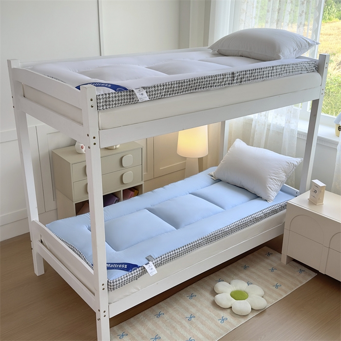 91家纺网 家纺一手货源 找家纺 优雅星家纺 2026新款A类水洗棉抗菌大豆床垫千鸟格系列 蓝色