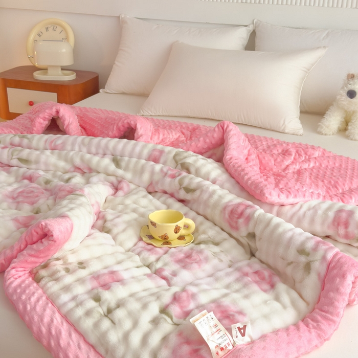 91家纺网 家纺一手货源 找家纺 优雅星家纺 2026新款亲肤舒适兔毛绒豆豆绒冬被 玫瑰园