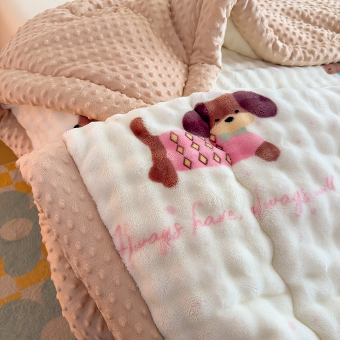 91家纺网 家纺一手货源 找家纺 优雅星家纺 2026新款亲肤舒适兔毛绒豆豆绒冬被 香肠狗