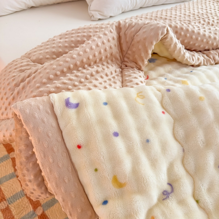 91家纺网 家纺一手货源 找家纺 优雅星家纺 2026新款亲肤舒适兔毛绒豆豆绒冬被 派对