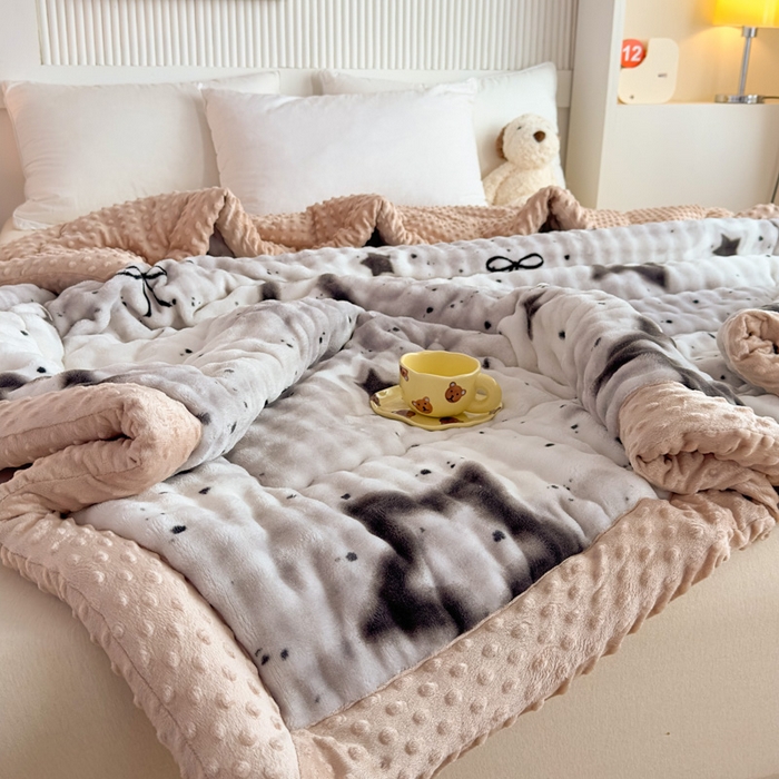 91家纺网 家纺一手货源 找家纺 优雅星家纺 2026新款亲肤舒适兔毛绒豆豆绒冬被 星星点点