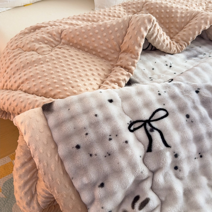 91家纺网 家纺一手货源 找家纺 优雅星家纺 2026新款亲肤舒适兔毛绒豆豆绒冬被 星星点点