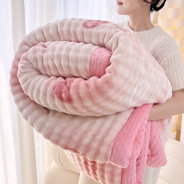 优雅星家纺 2026新款亲肤舒适兔毛绒豆豆绒冬被 怦然心动