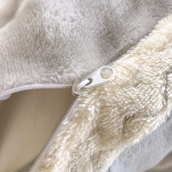 91家纺网 家纺一手货源 找家纺 优雅星家纺 2026新款亲肤舒适兔毛绒豆豆绒冬被 渐变灰舞（老花型）