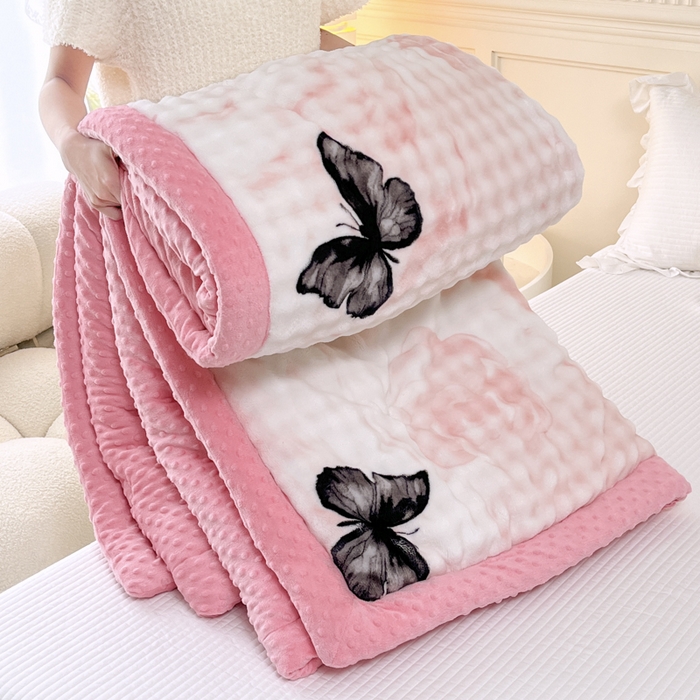 91家纺网 家纺一手货源 找家纺 优雅星家纺 2026新款亲肤舒适兔毛绒豆豆绒冬被 花飞蝶舞（老花型）