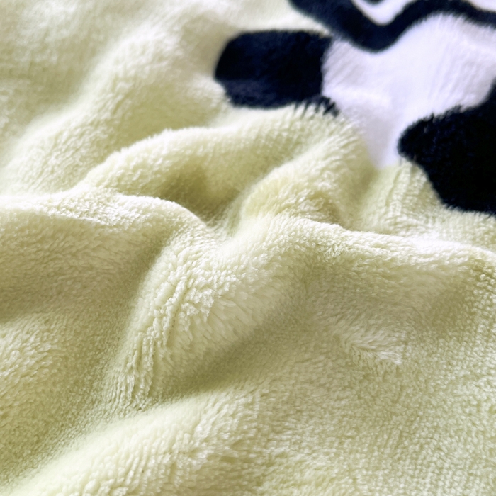 91家纺网 家纺一手货源 找家纺 优雅星家纺 2026新款亲肤舒适兔毛绒豆豆绒冬被 萌宝熊猫舞（老花型）