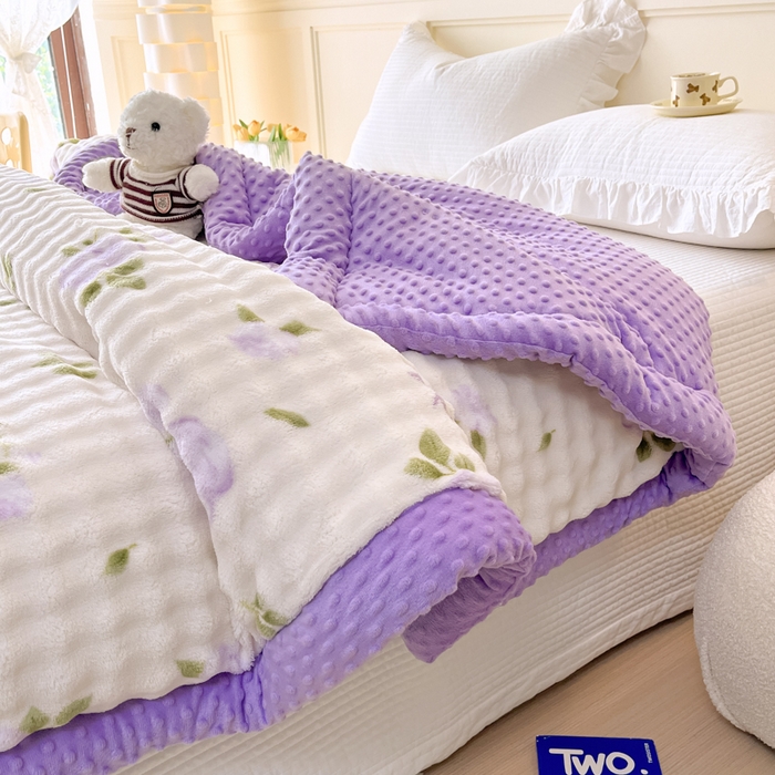 91家纺网 家纺一手货源 找家纺 优雅星家纺 2026新款亲肤舒适兔毛绒豆豆绒冬被 姹紫嫣红舞（老花型）