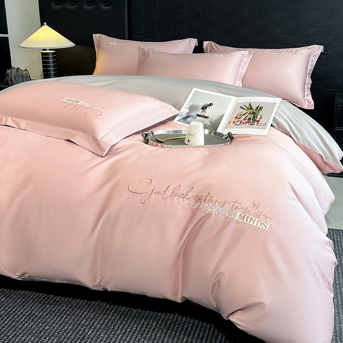 91家纺网 家纺一手货源 找家纺 拼社家纺 2026新款A类全棉贡缎长绒棉四件套全棉四件套简约刺绣纯色纯棉床上用品（提供买家秀） 依恋-初恋粉