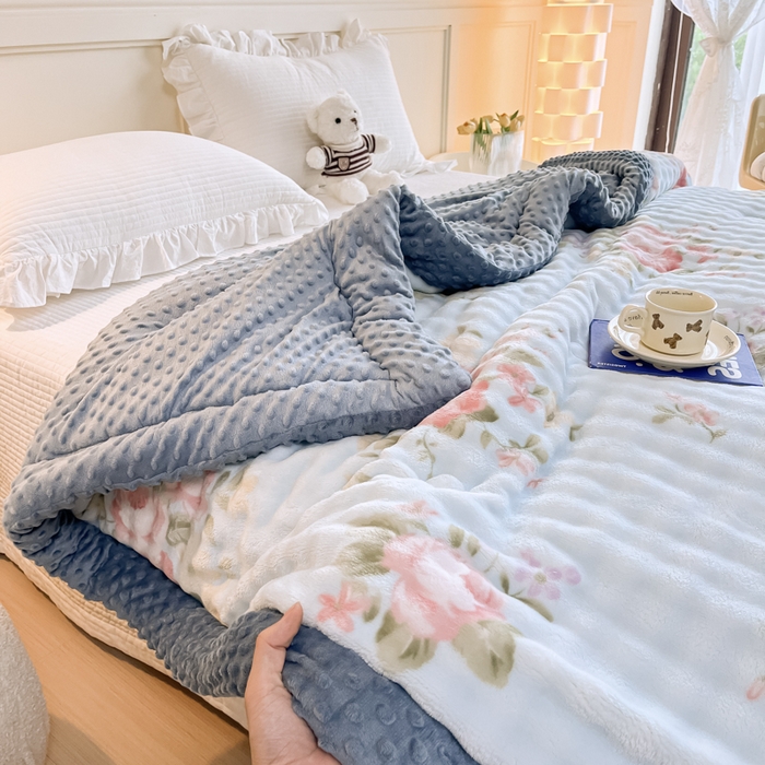 91家纺网 家纺一手货源 找家纺 优雅星家纺 2026新款亲肤舒适兔毛绒豆豆绒冬被 花开富贵舞（老花型）