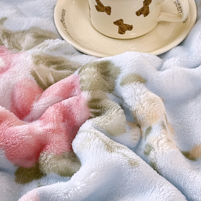91家纺网 家纺一手货源 找家纺 优雅星家纺 2026新款亲肤舒适兔毛绒豆豆绒冬被 花开富贵舞（老花型）